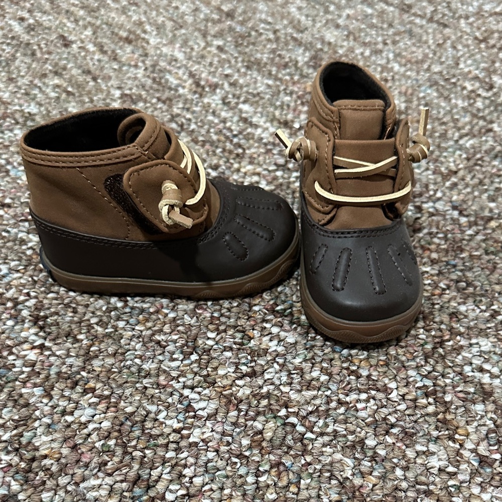 Sperry Kids Boots in Brown and Black